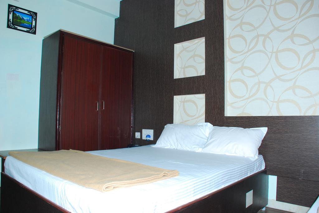 Jayalakshmi Residency Tirupati Room photo