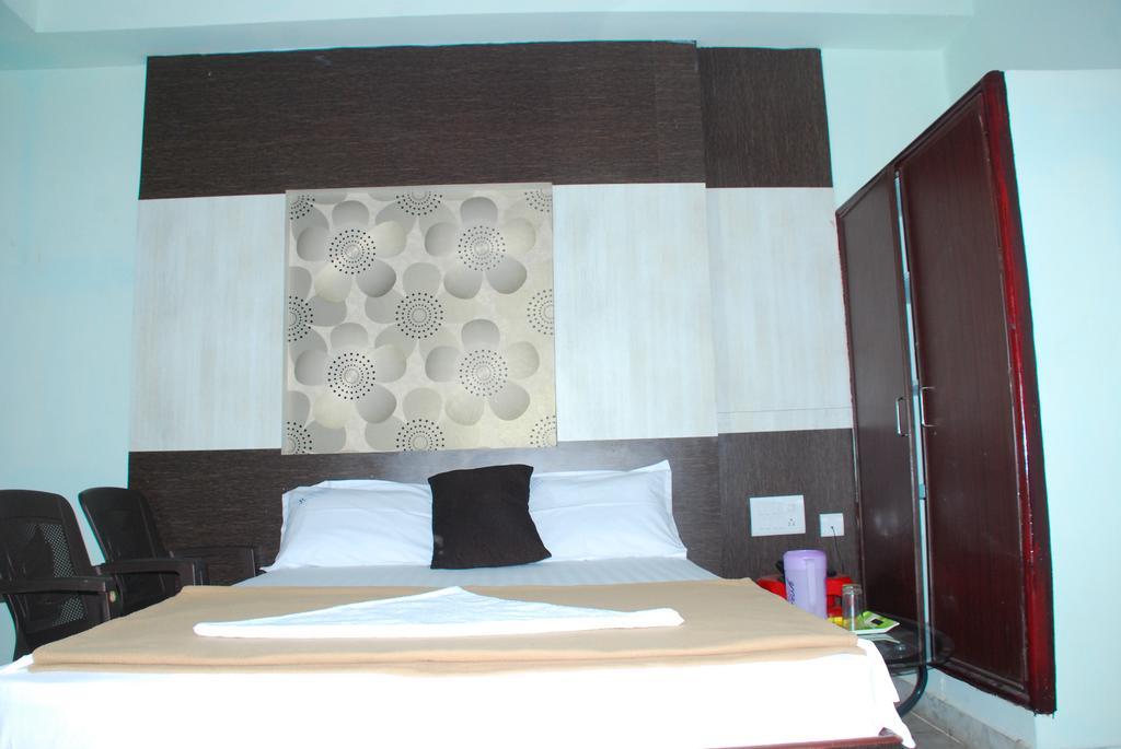 Jayalakshmi Residency Tirupati Room photo
