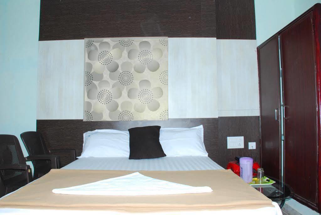 Jayalakshmi Residency Tirupati Exterior photo